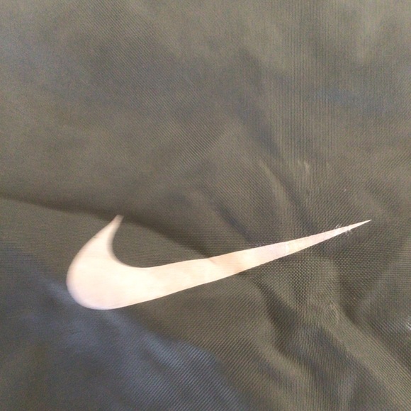 NIKE NYLON ARMY GREEN GYM SACK BACKPACK - Picture 3 of 9